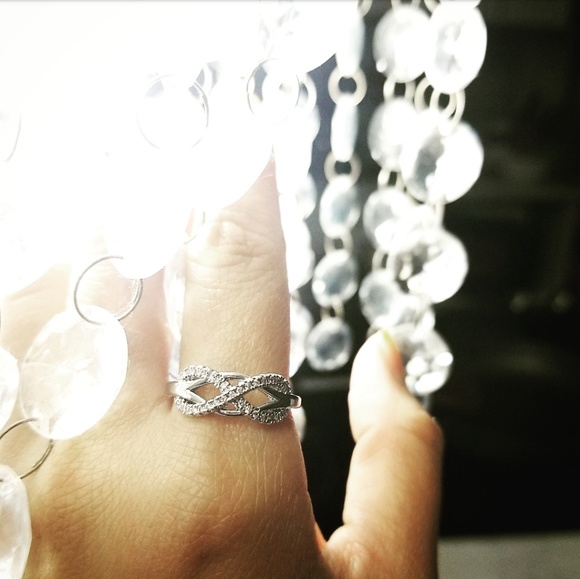 🔥LAST 1🔥18K WHITE GOLD PLATED SIMULATED DIAMOND - Picture 2 of 9